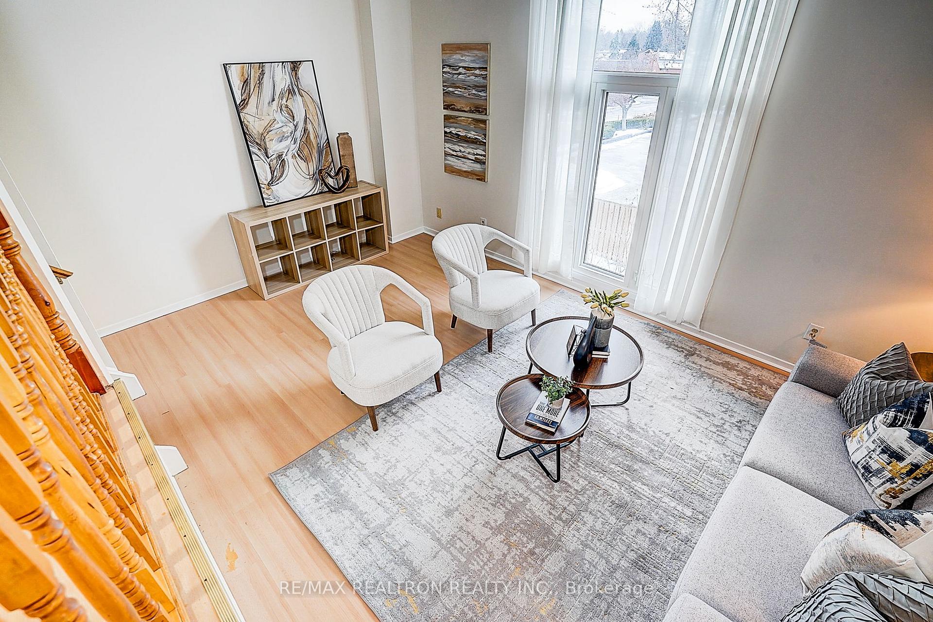Photo 10 of 4 Thatchers Mill Way, Markham, Bullock — HOMEH