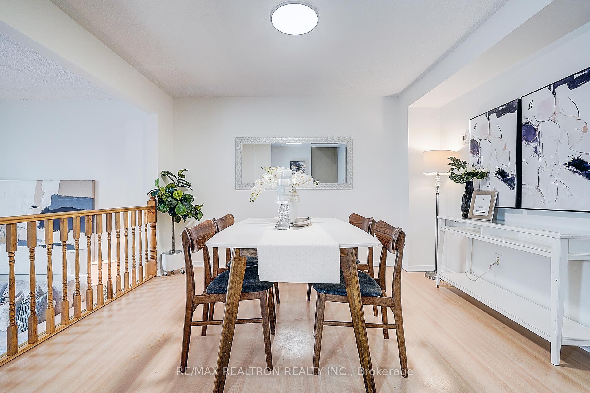 Photo 11 of 4 Thatchers Mill Way, Markham, Bullock — HOMEH