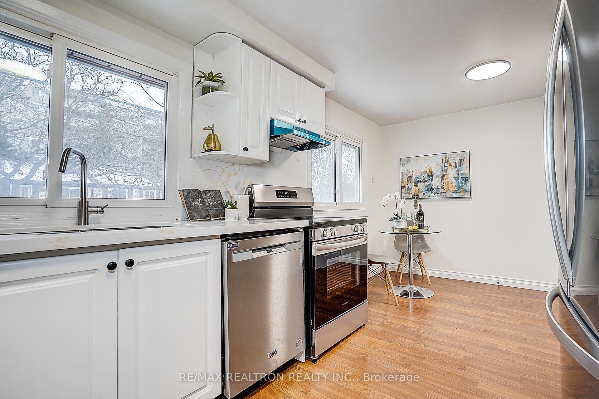 Photo 19 of 4 Thatchers Mill Way, Markham, Bullock — HOMEH