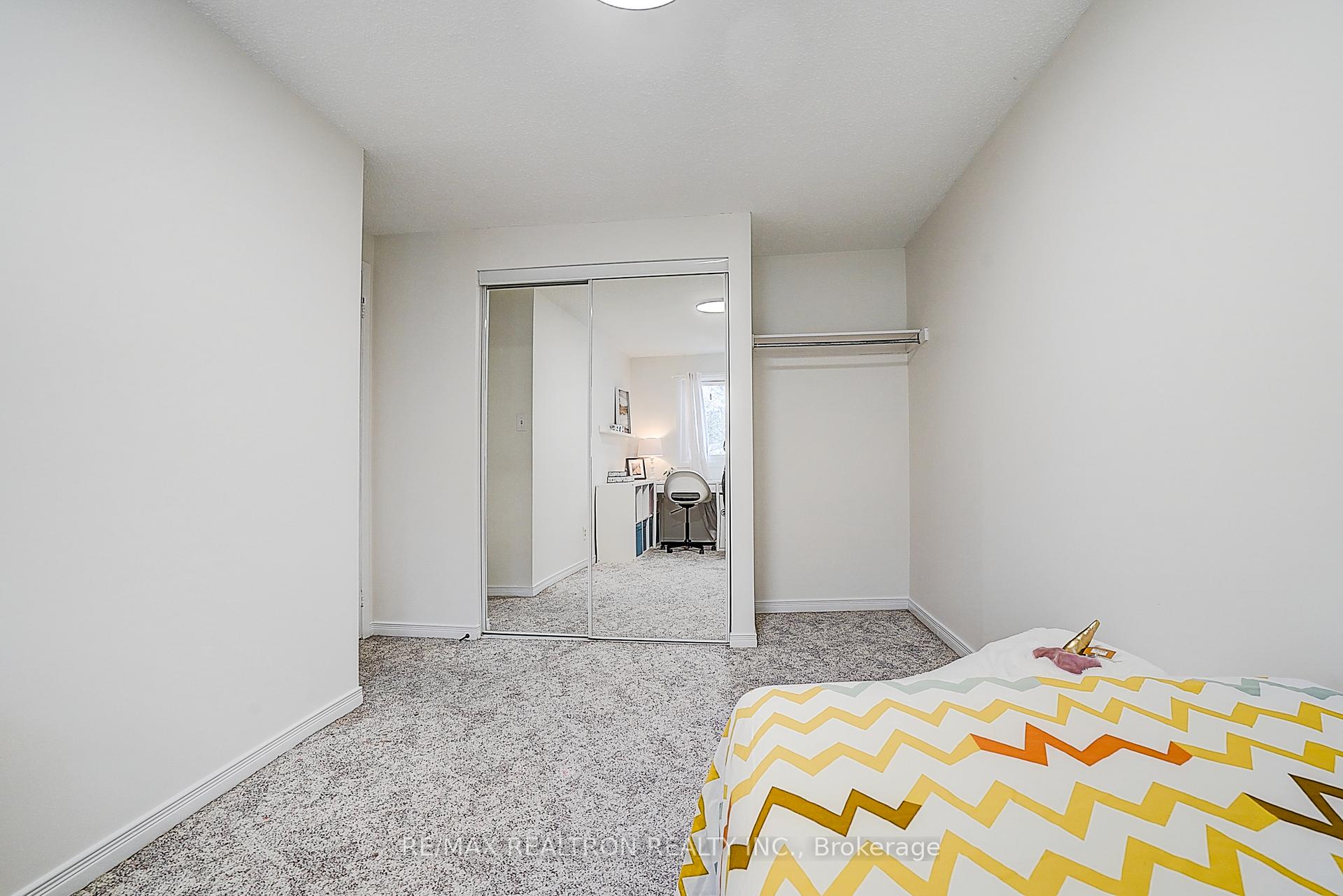 Photo 32 of 4 Thatchers Mill Way, Markham, Bullock — HOMEH