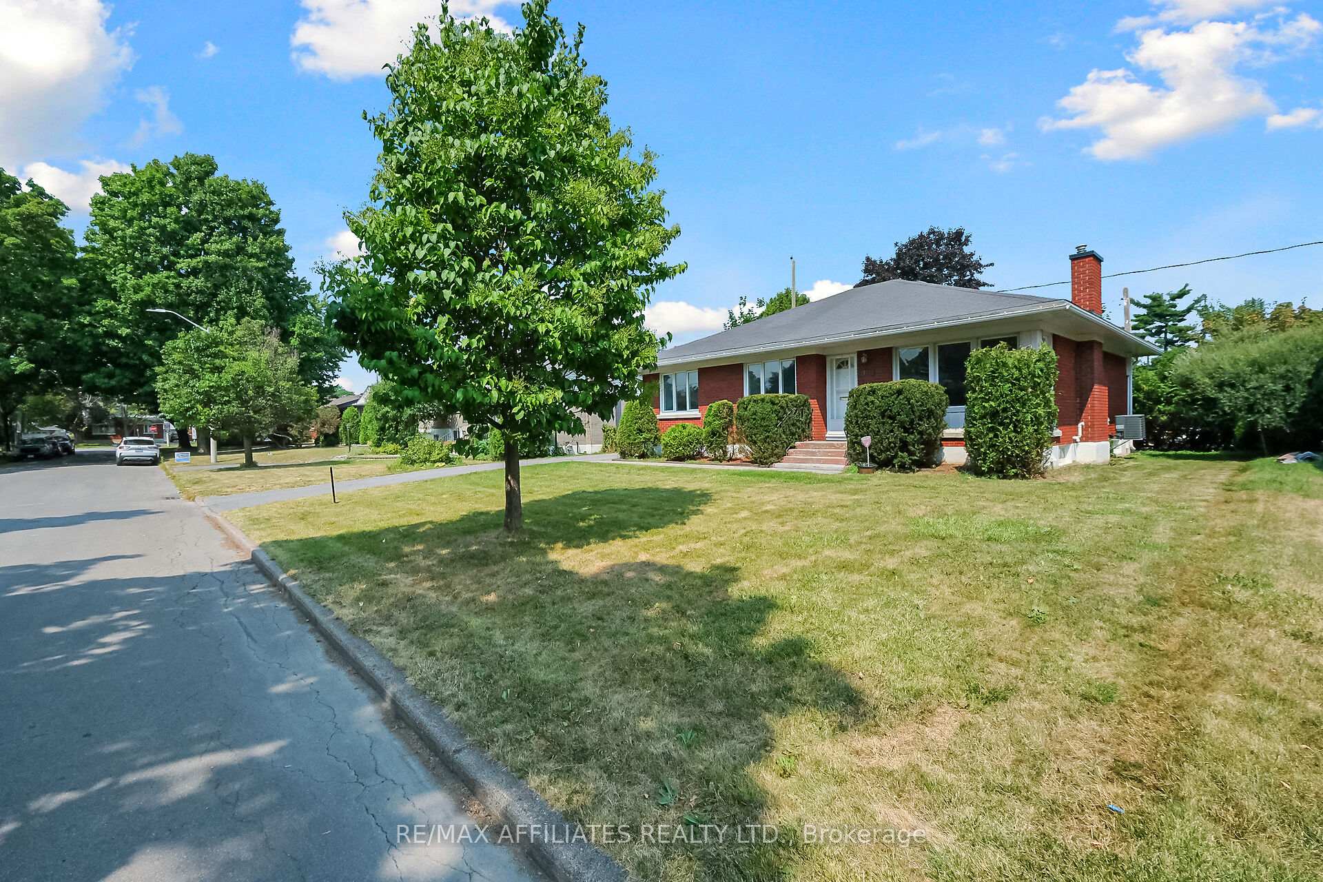 Front of 743 Fairdale Avenue