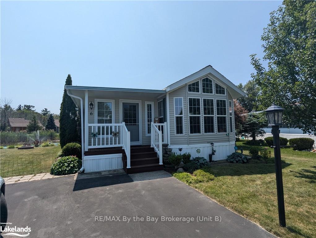 Front of 6 Huron Circle