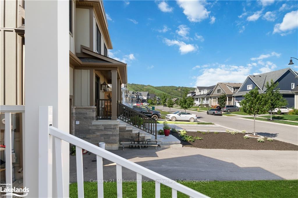 Photo 4 of 331 Yellow Birch Crescent, Blue Mountains — HOMEH