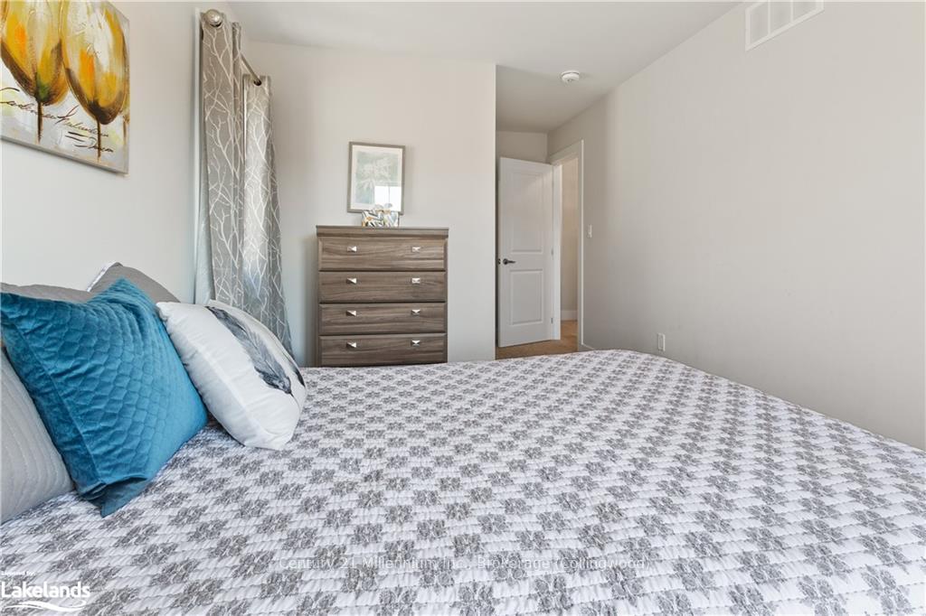 Photo 30 of 331 Yellow Birch Crescent, Blue Mountains — HOMEH