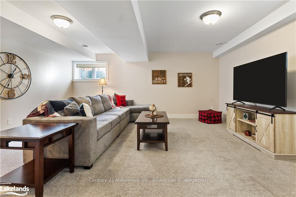 Photo 32 of 331 Yellow Birch Crescent, Blue Mountains — HOMEH