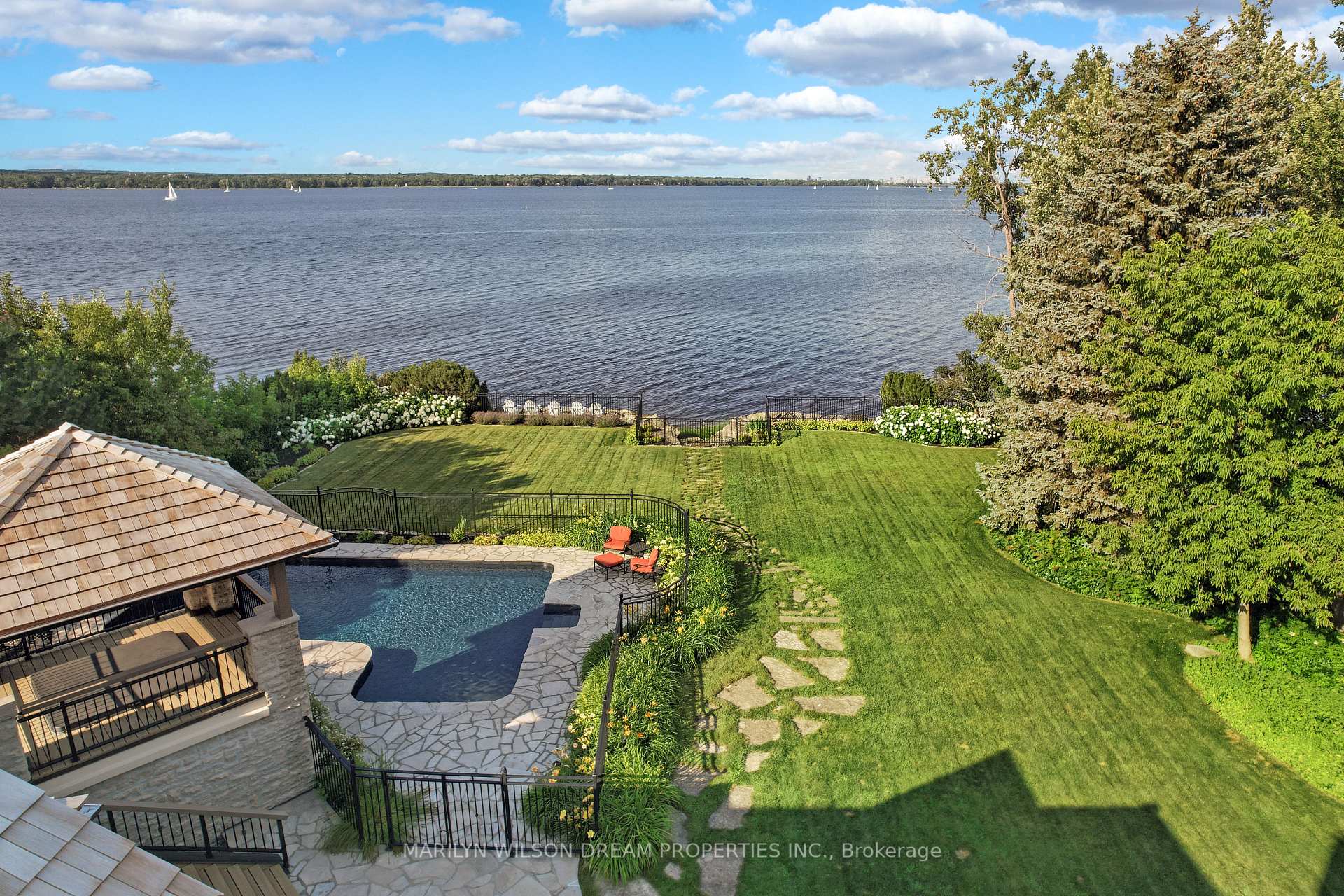 Photo 6 of 113 Grandview Road, Ottawa, Crystal Bay/Rocky Point — HOMEH