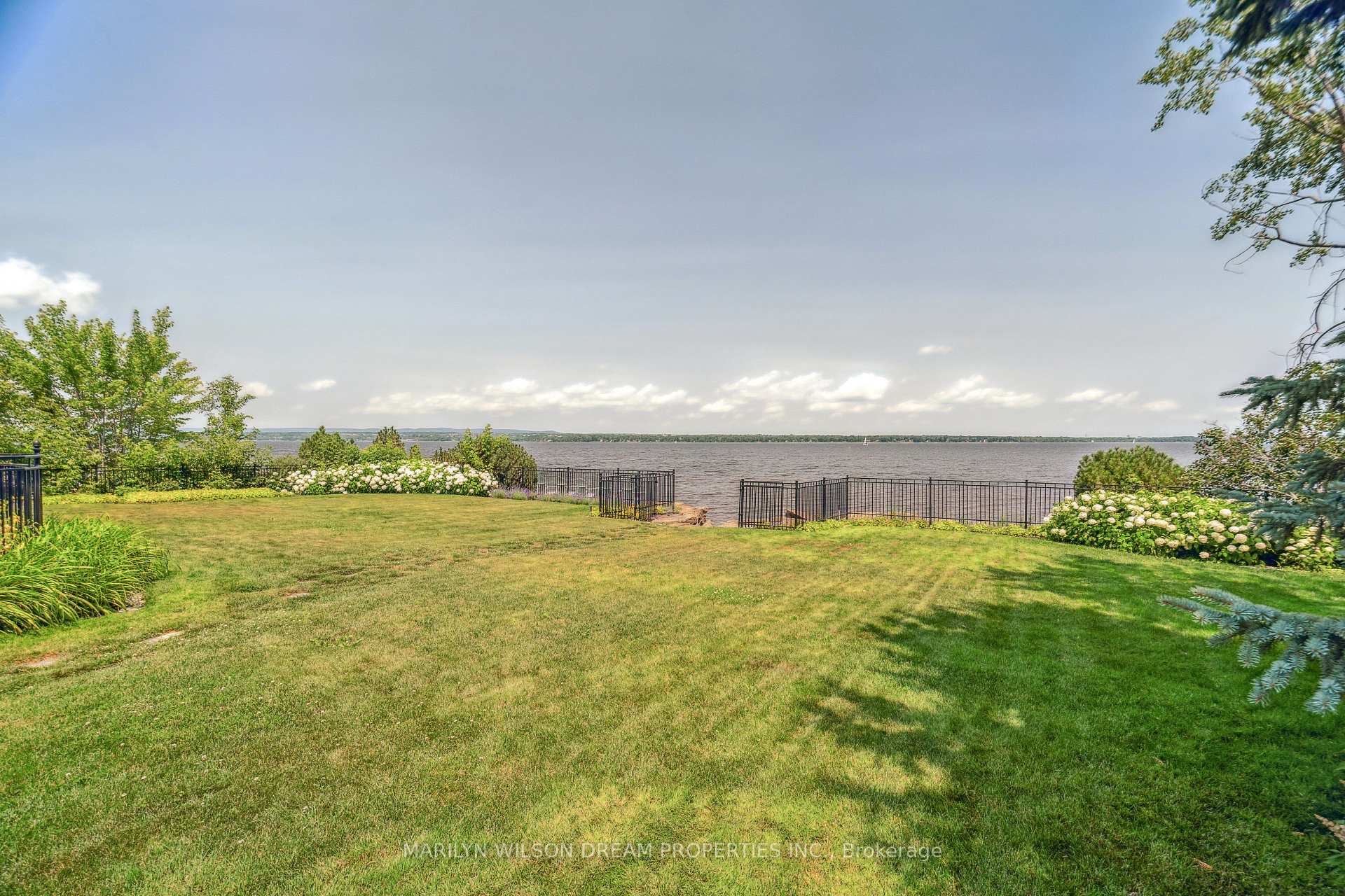 Photo 13 of 113 Grandview Road, Ottawa, Crystal Bay/Rocky Point — HOMEH