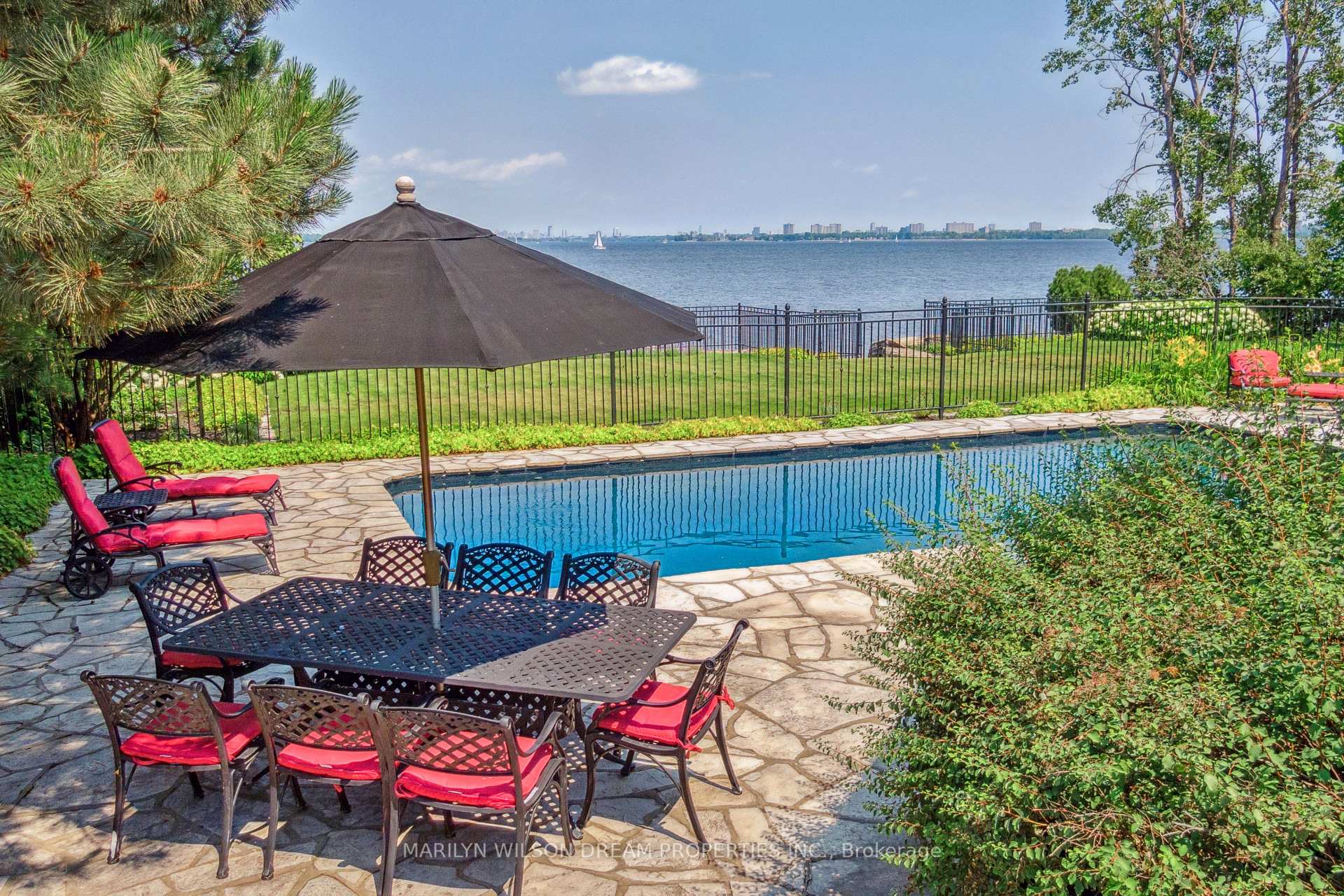 Photo 15 of 113 Grandview Road, Ottawa, Crystal Bay/Rocky Point — HOMEH