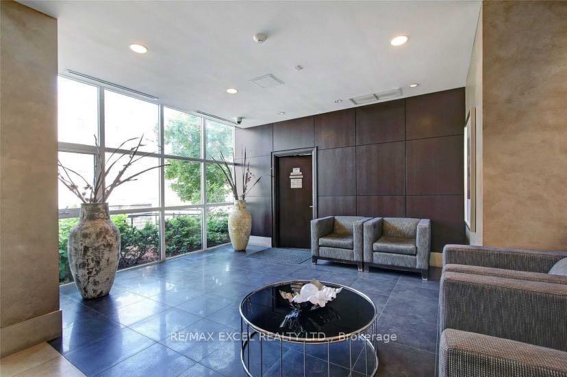 Photo 7 of Unit 110, 1 Upper Duke Crescent, Markham, Unionville — HOMEH