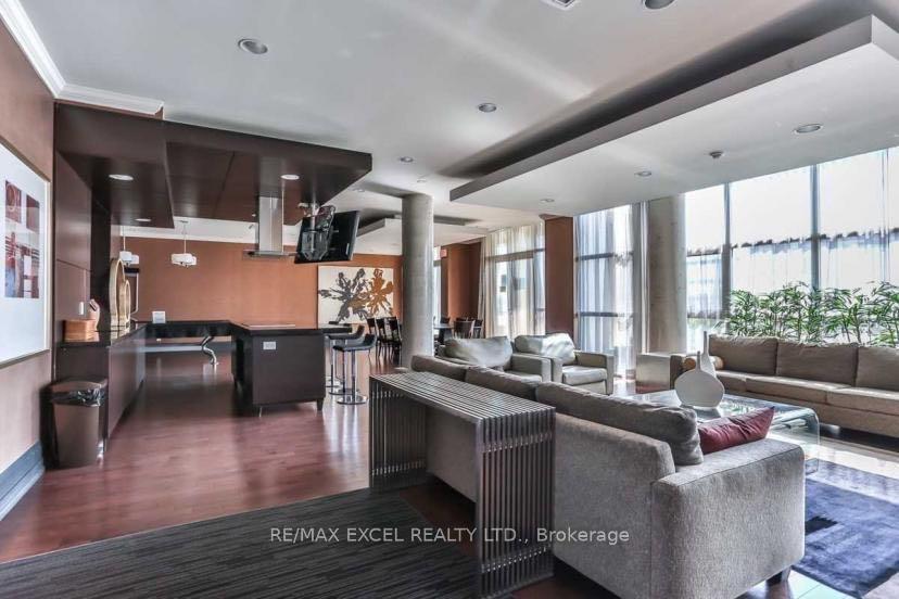 Photo 8 of Unit 110, 1 Upper Duke Crescent, Markham, Unionville — HOMEH