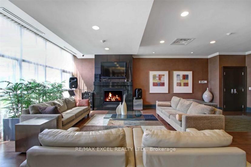 Photo 9 of Unit 110, 1 Upper Duke Crescent, Markham, Unionville — HOMEH