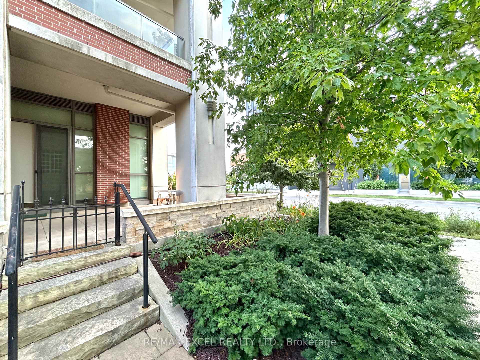 Photo 35 of Unit 110, 1 Upper Duke Crescent, Markham, Unionville — HOMEH
