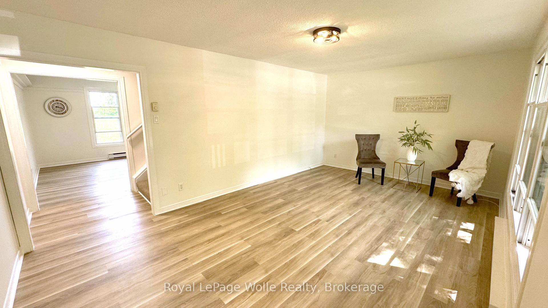 Photo 4 of 37 St. Charles Place, Huron East, Vanastra — HOMEH