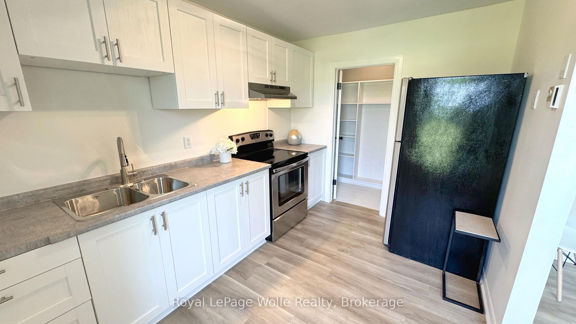 Photo 10 of 37 St. Charles Place, Huron East, Vanastra — HOMEH
