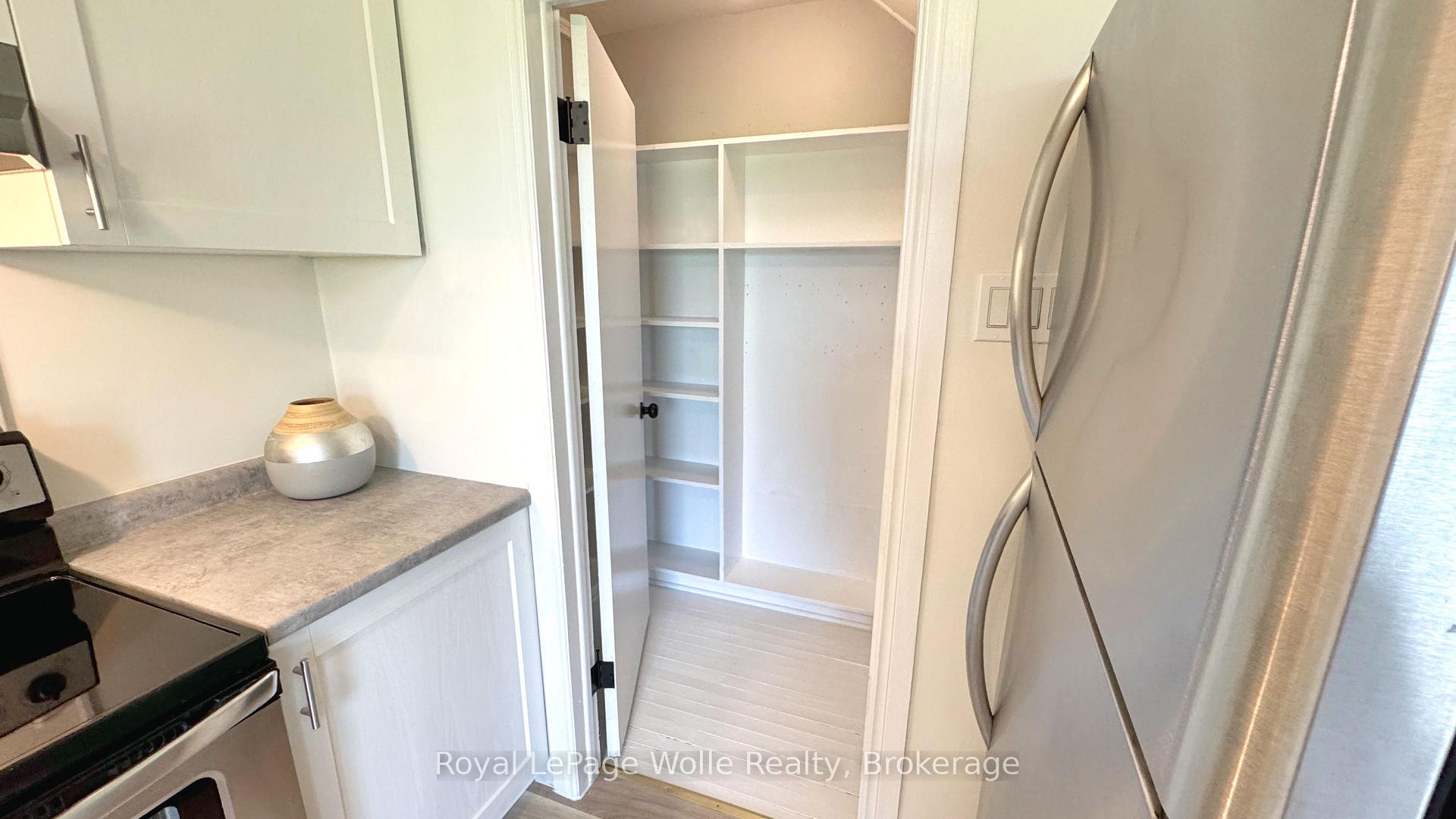Photo 11 of 37 St. Charles Place, Huron East, Vanastra — HOMEH