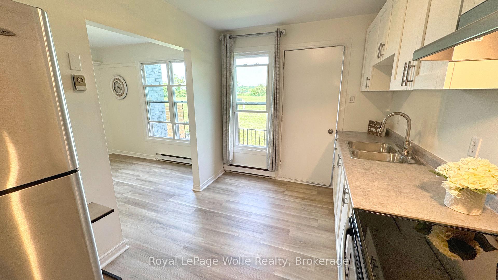 Photo 12 of 37 St. Charles Place, Huron East, Vanastra — HOMEH