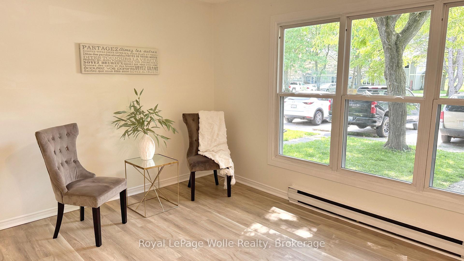 Photo 23 of 37 St. Charles Place, Huron East, Vanastra — HOMEH