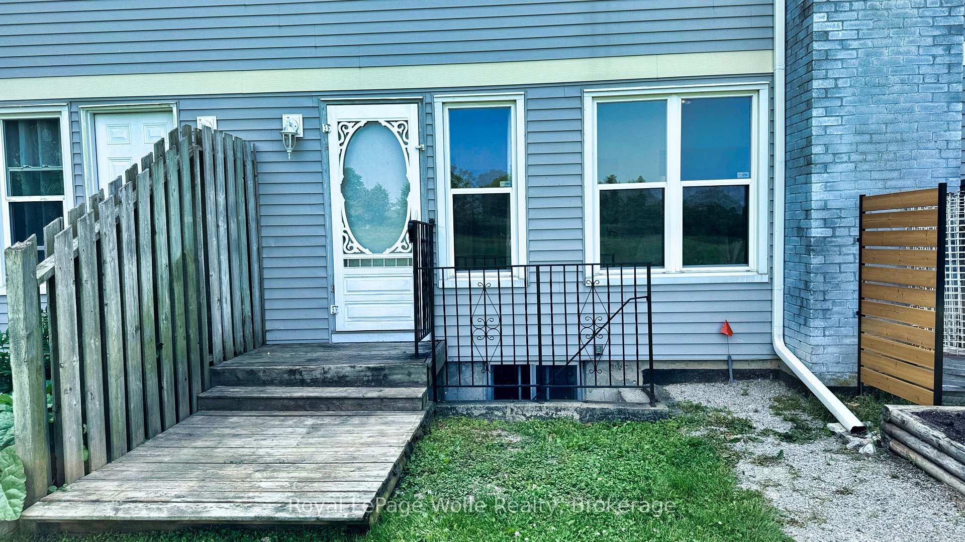 Photo 29 of 37 St. Charles Place, Huron East, Vanastra — HOMEH