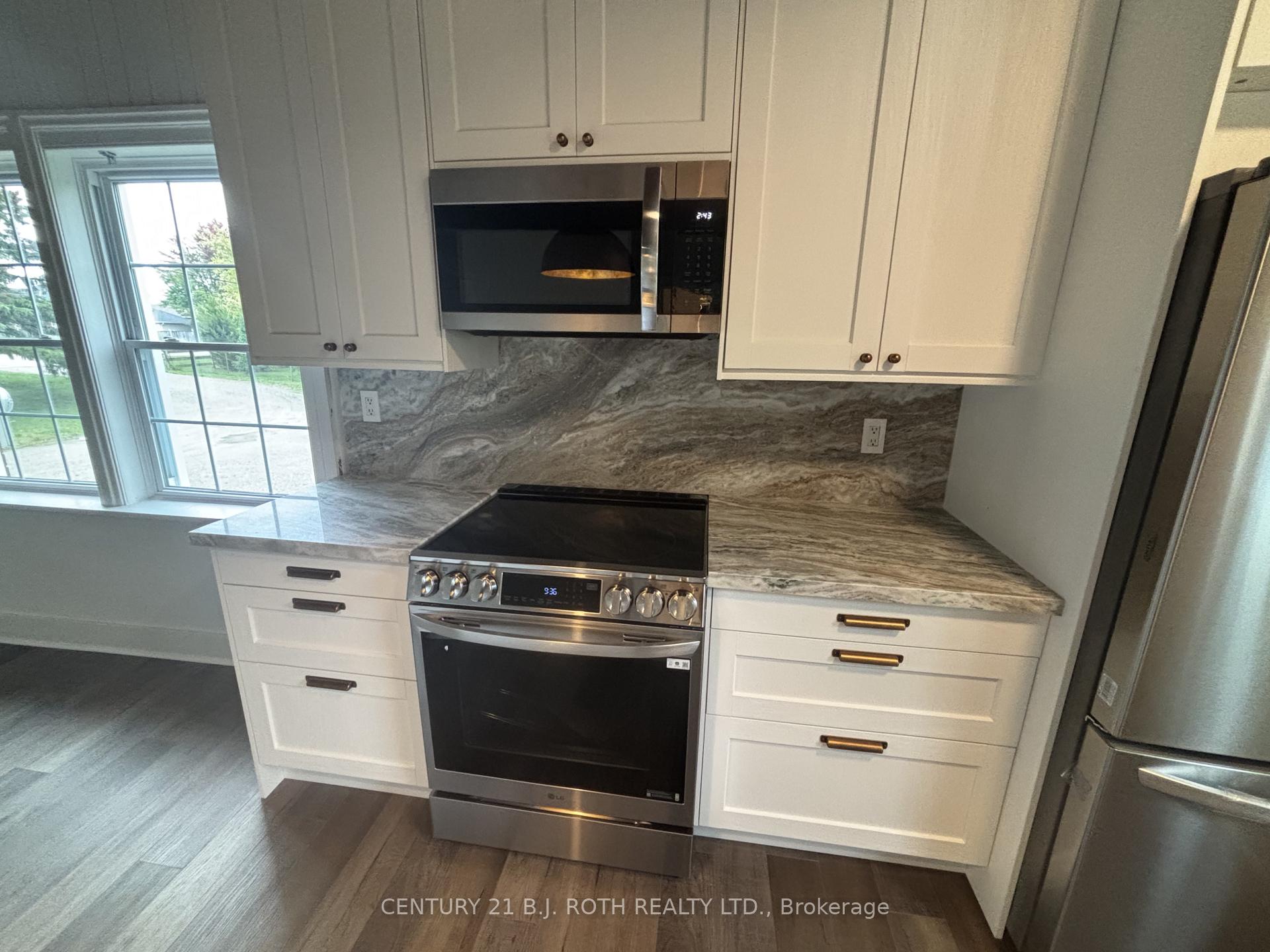 Photo 7 of 287 Barrie Street, Essa, Thornton — HOMEH