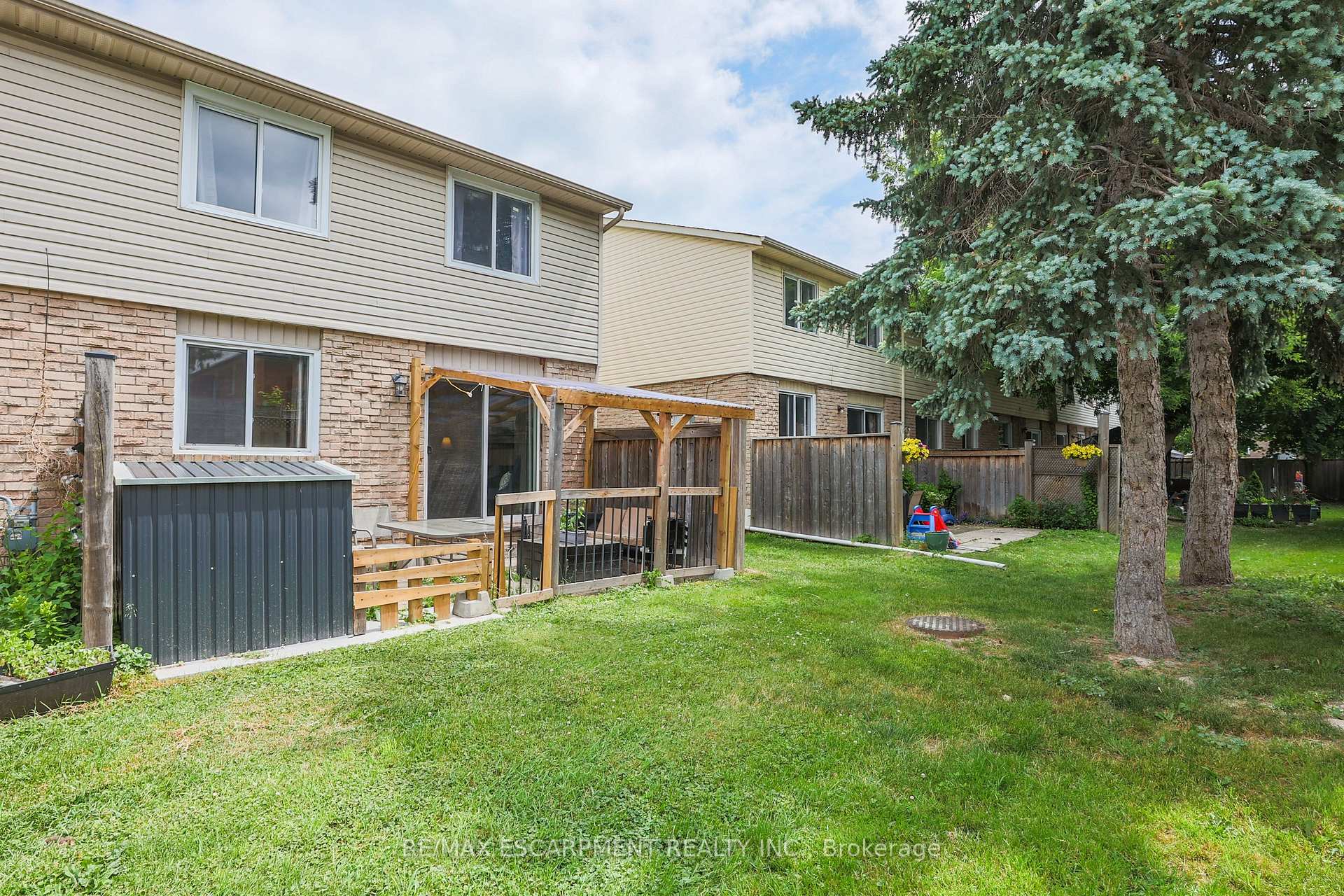 Photo 2 of Unit 40, 262 Kenora Avenue, Hamilton, Kentley — HOMEH