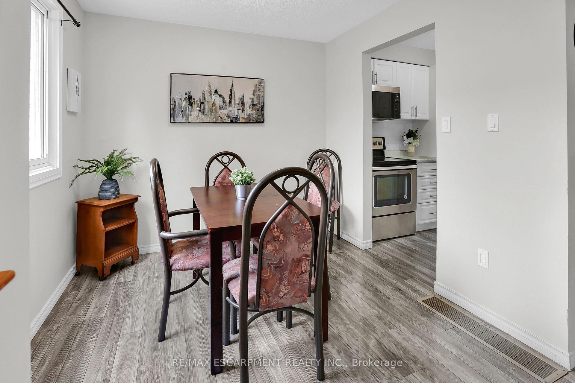 Photo 6 of Unit 40, 262 Kenora Avenue, Hamilton, Kentley — HOMEH