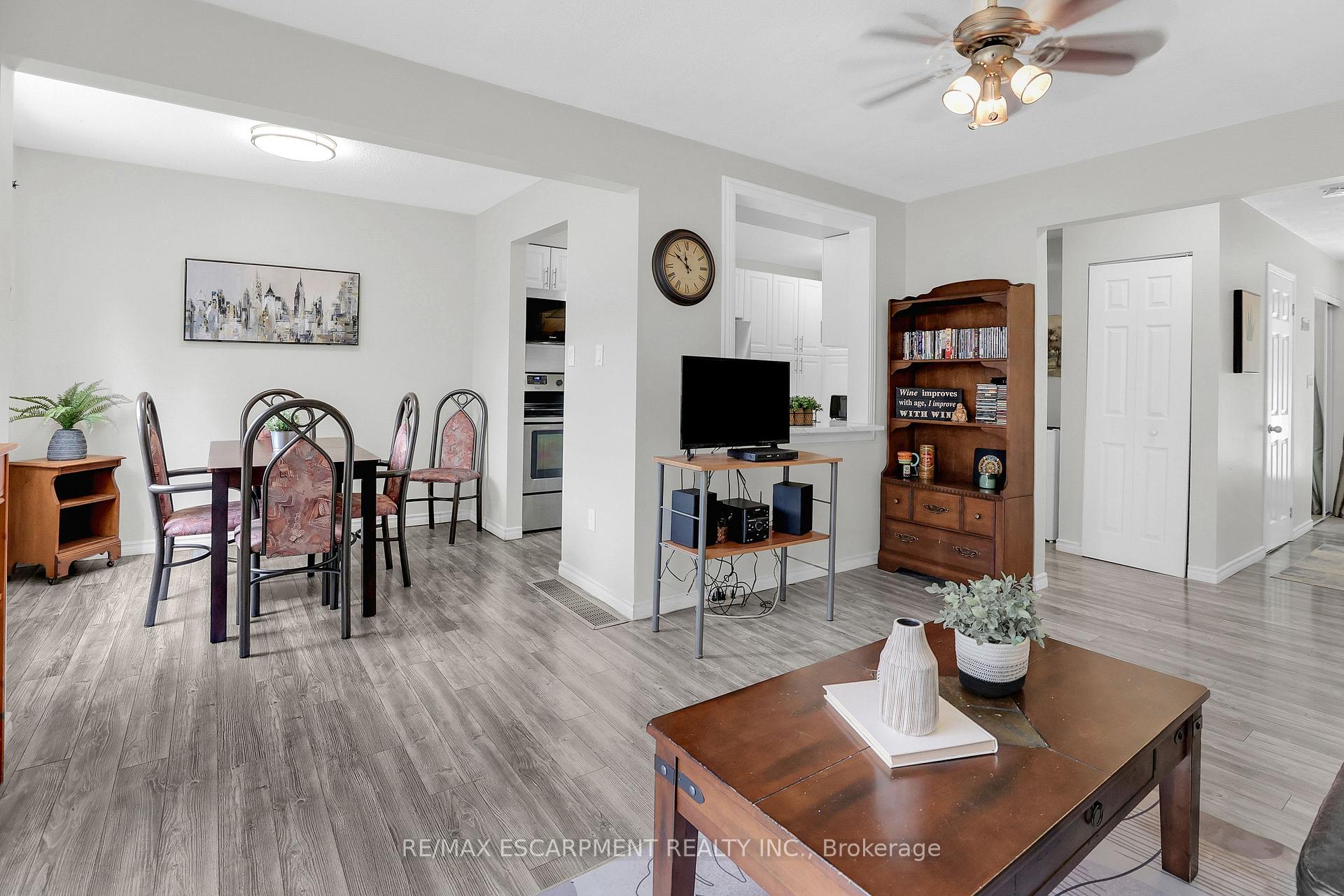 Photo 7 of Unit 40, 262 Kenora Avenue, Hamilton, Kentley — HOMEH