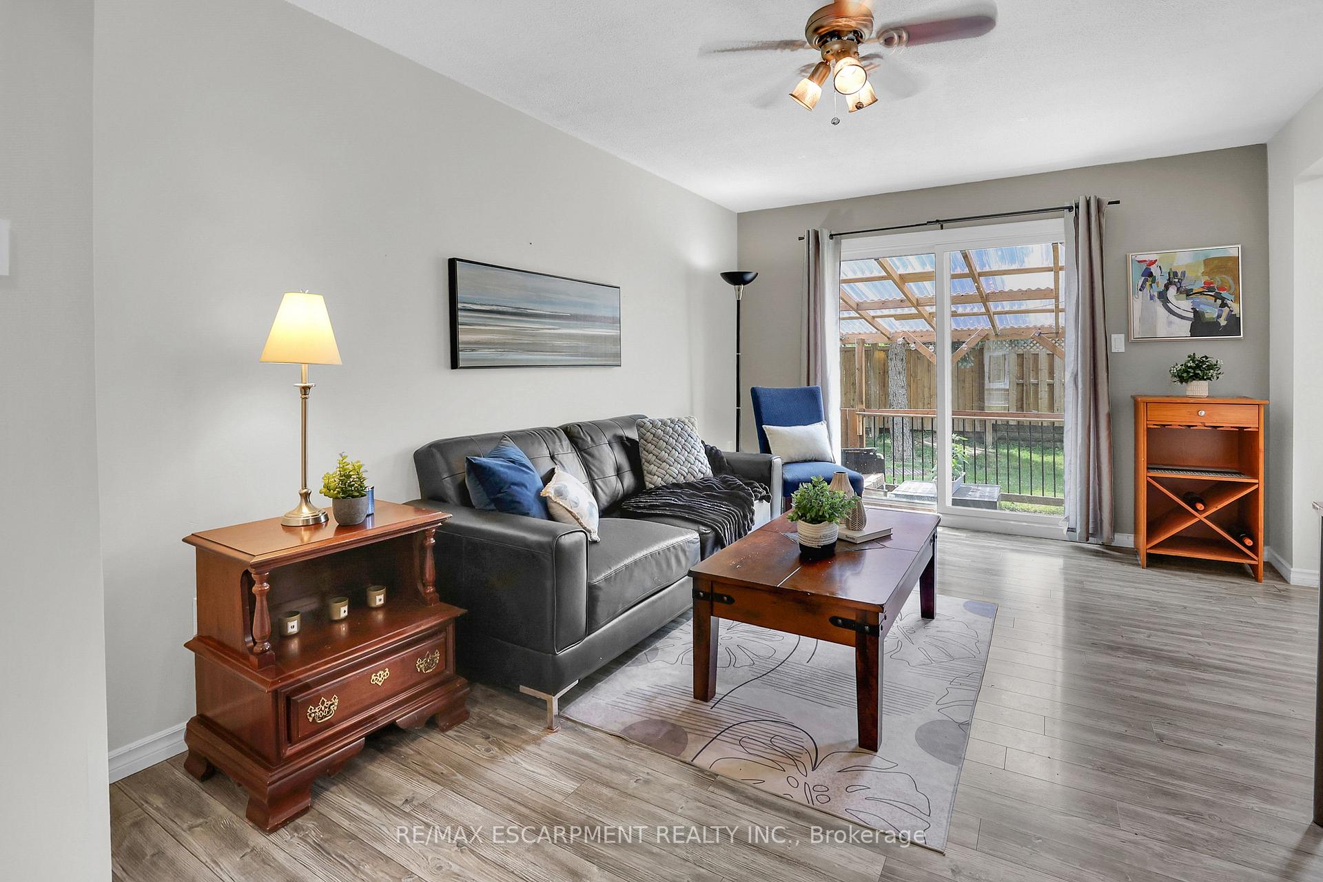 Photo 8 of Unit 40, 262 Kenora Avenue, Hamilton, Kentley — HOMEH