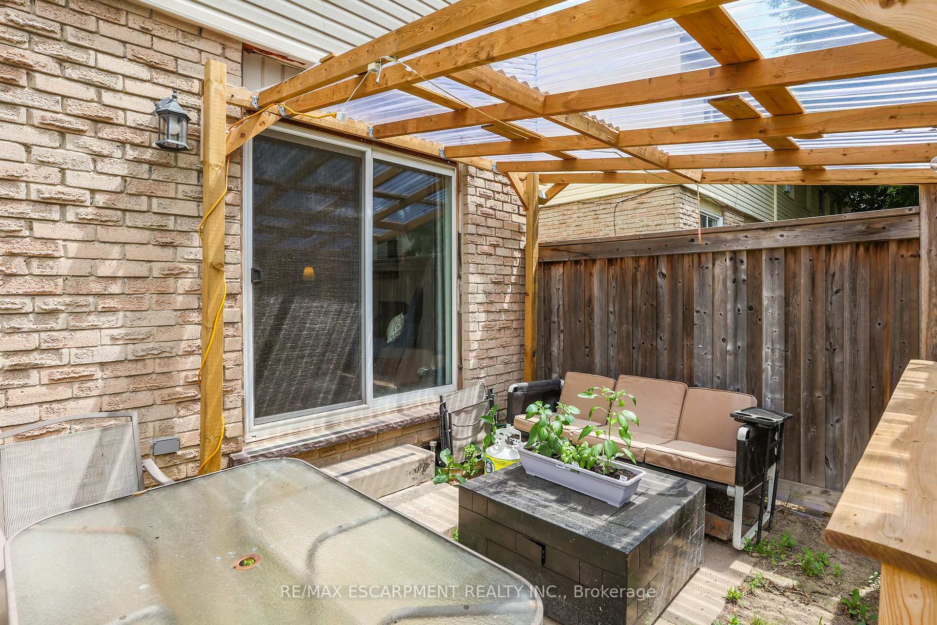 Photo 9 of Unit 40, 262 Kenora Avenue, Hamilton, Kentley — HOMEH