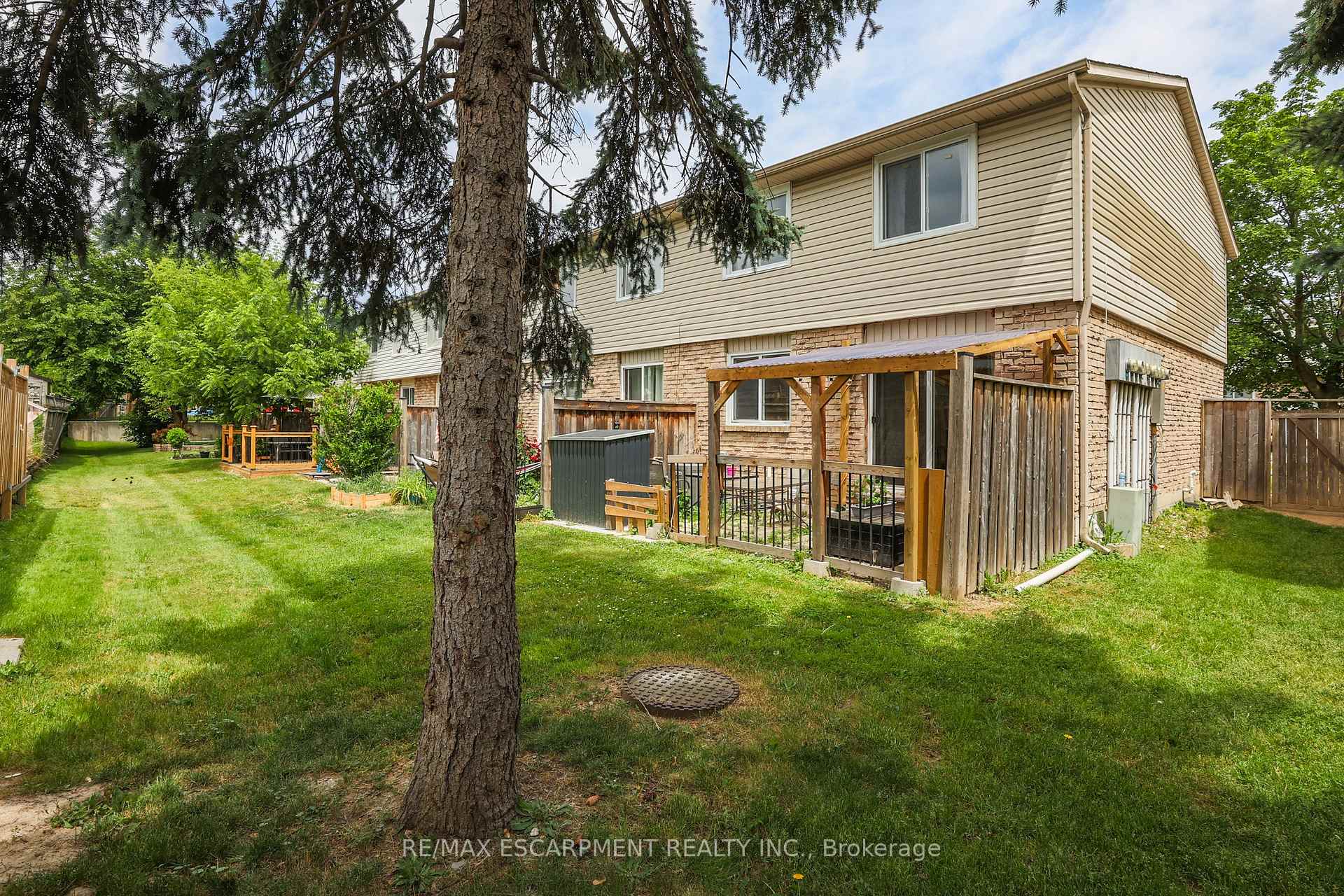 Photo 11 of Unit 40, 262 Kenora Avenue, Hamilton, Kentley — HOMEH