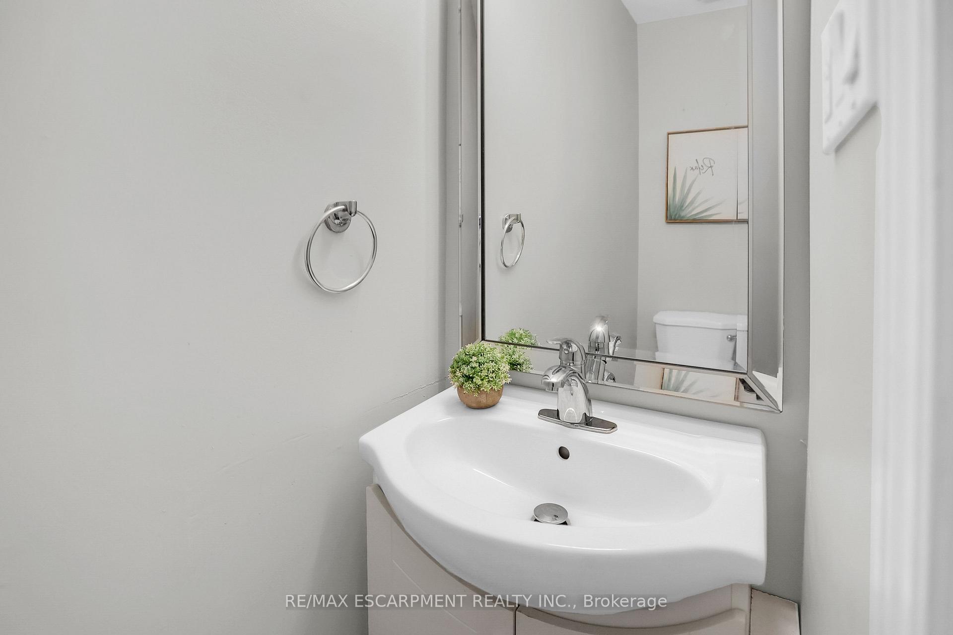Photo 12 of Unit 40, 262 Kenora Avenue, Hamilton, Kentley — HOMEH