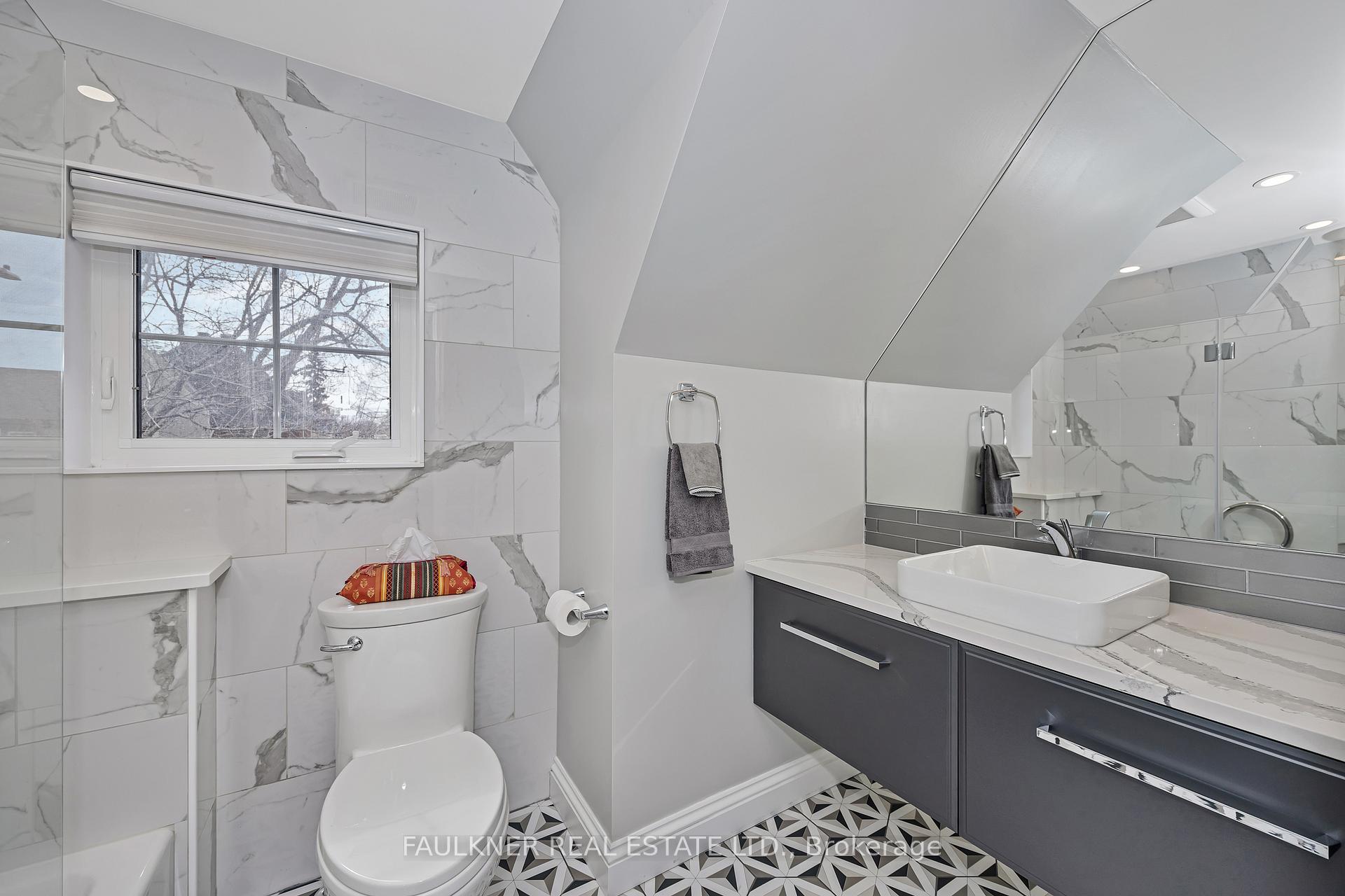 Photo 22 of 375 Hamilton Avenue S, Ottawa, Civic Hospital — HOMEH
