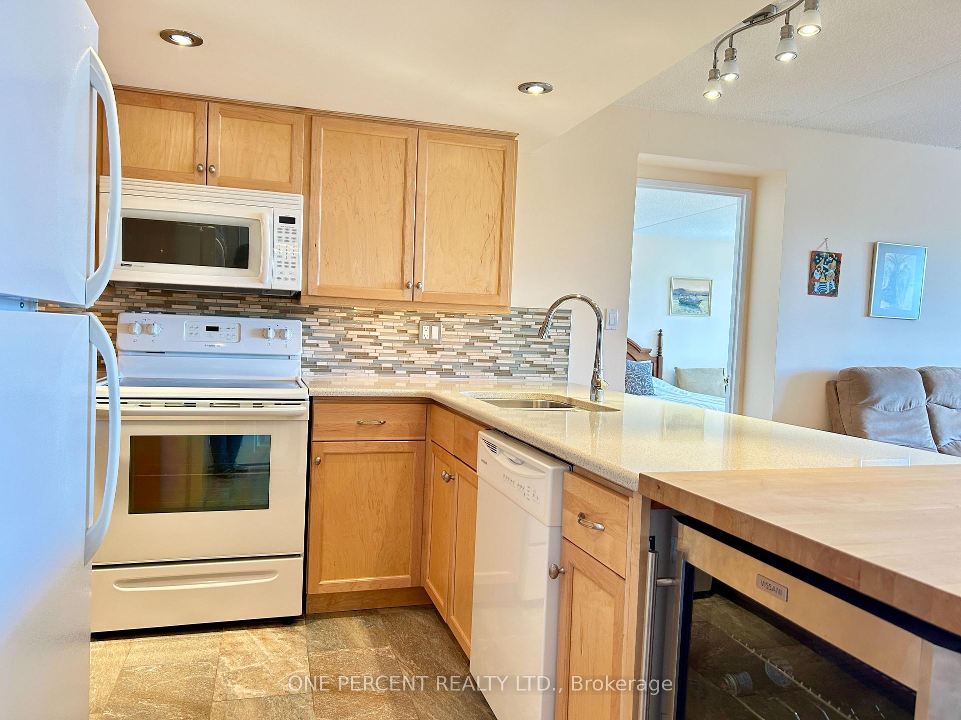 Photo 7 of Unit 310, 172 Eighth Street, Collingwood — HOMEH