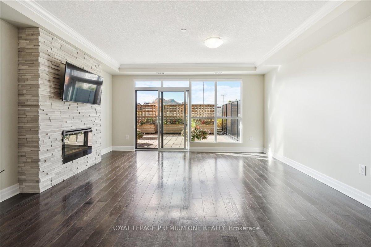 Photo 3 of Unit 301, 150 Wellington Street E, Guelph, Downtown — HOMEH