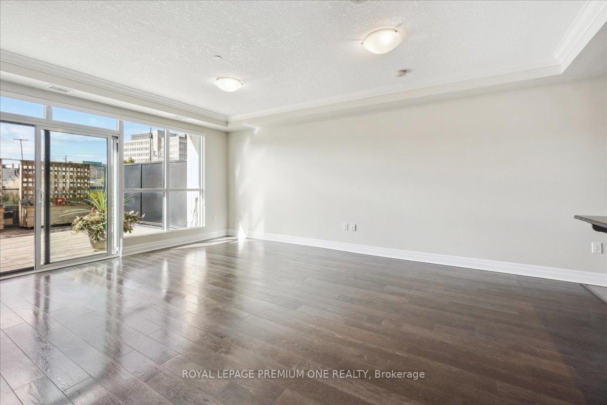 Photo 4 of Unit 301, 150 Wellington Street E, Guelph, Downtown — HOMEH
