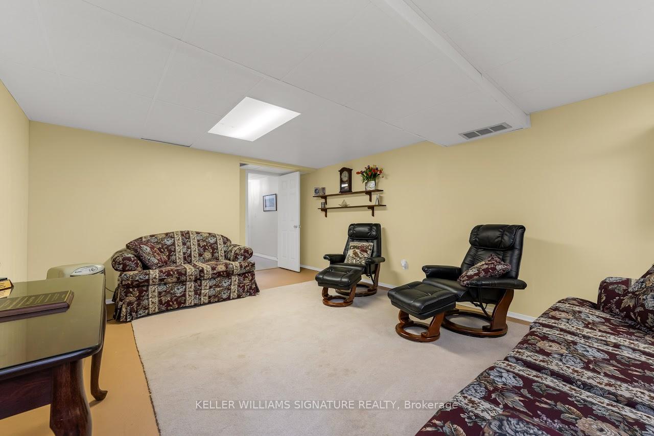 Photo 5 of Unit 4, 165 Main Street E, Grimsby, Grimsby East — HOMEH