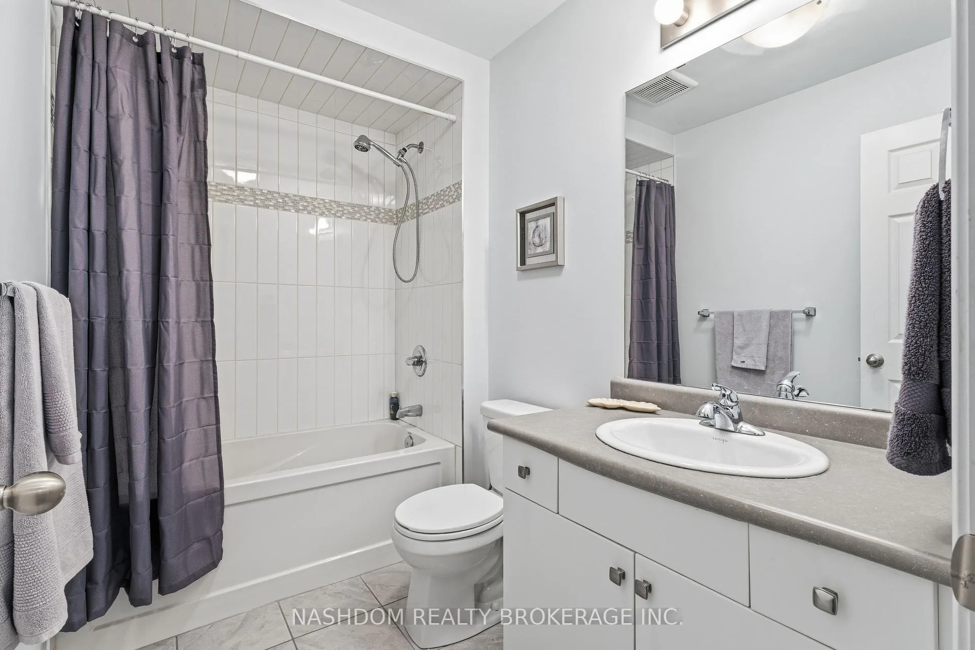 Photo 22 of Unit 7, 21 Madonna Drive, Hamilton, Carpenter — HOMEH