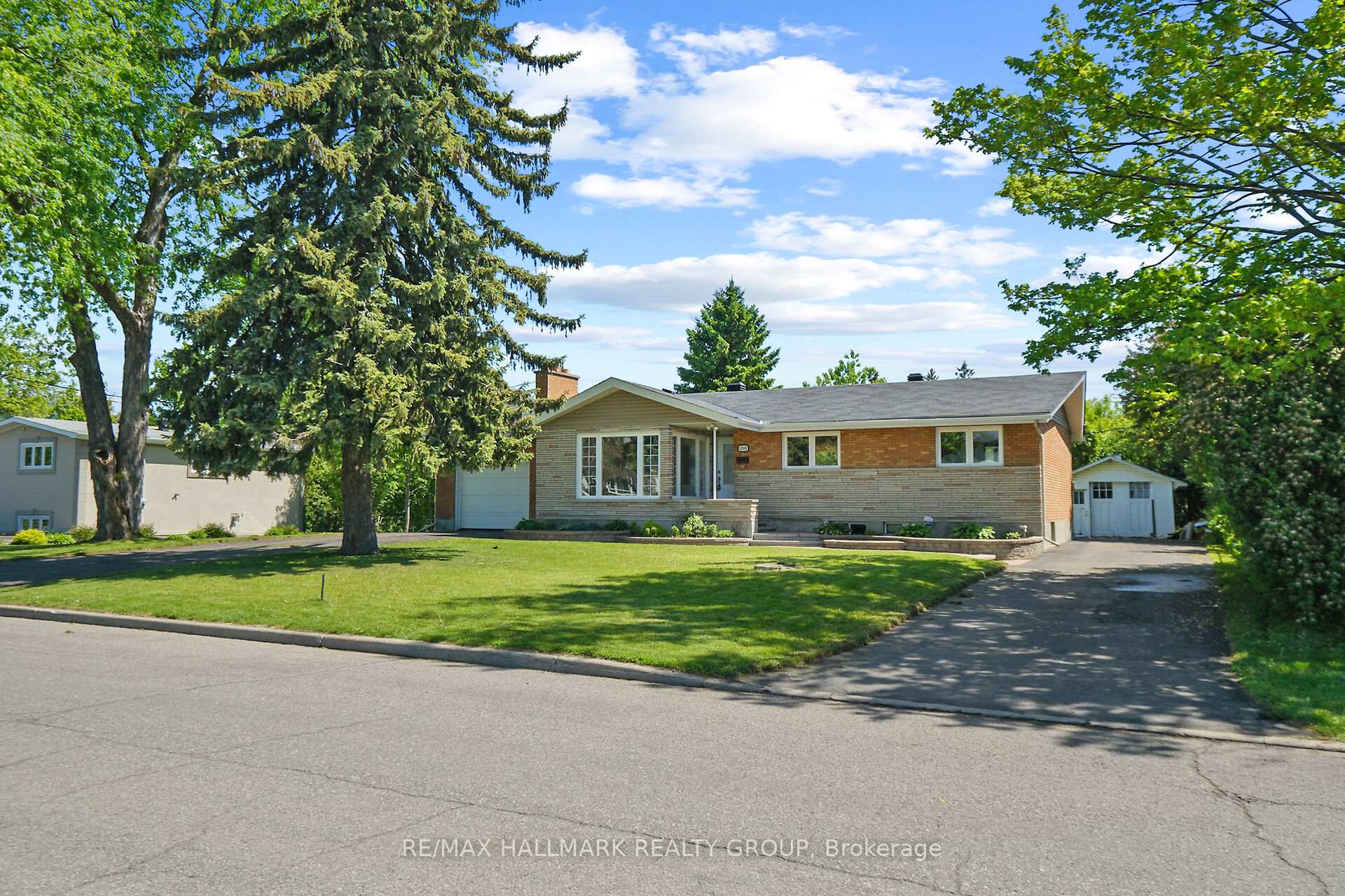 Photo 1 of 1399 Aurele Street, Ottawa, Pineview — HOMEH