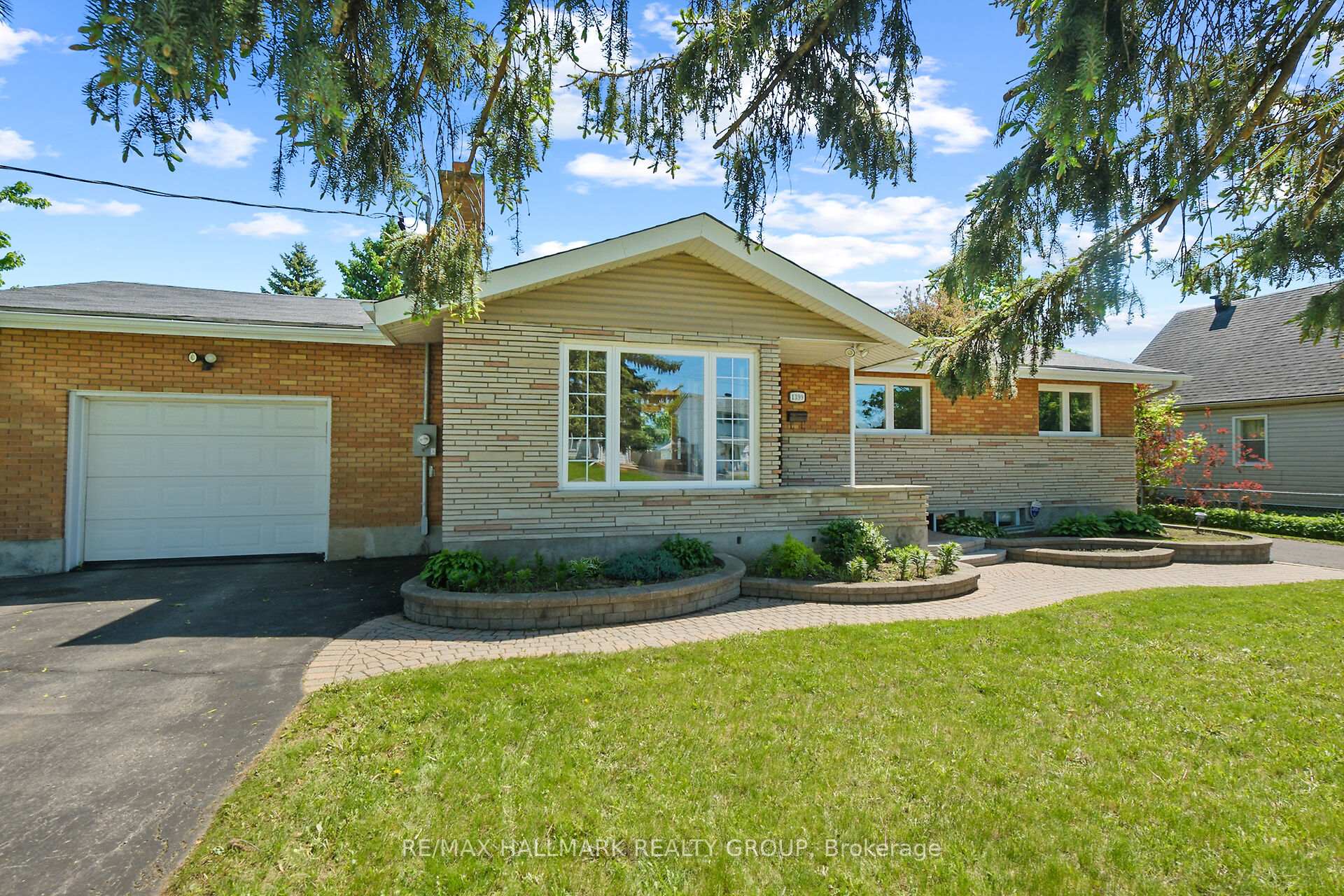 Photo 2 of 1399 Aurele Street, Ottawa, Pineview — HOMEH