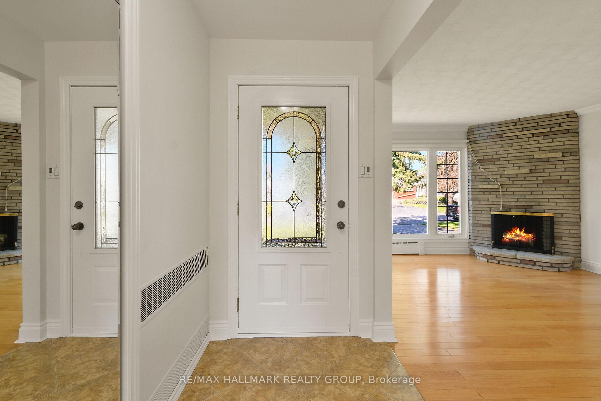 Photo 4 of 1399 Aurele Street, Ottawa, Pineview — HOMEH