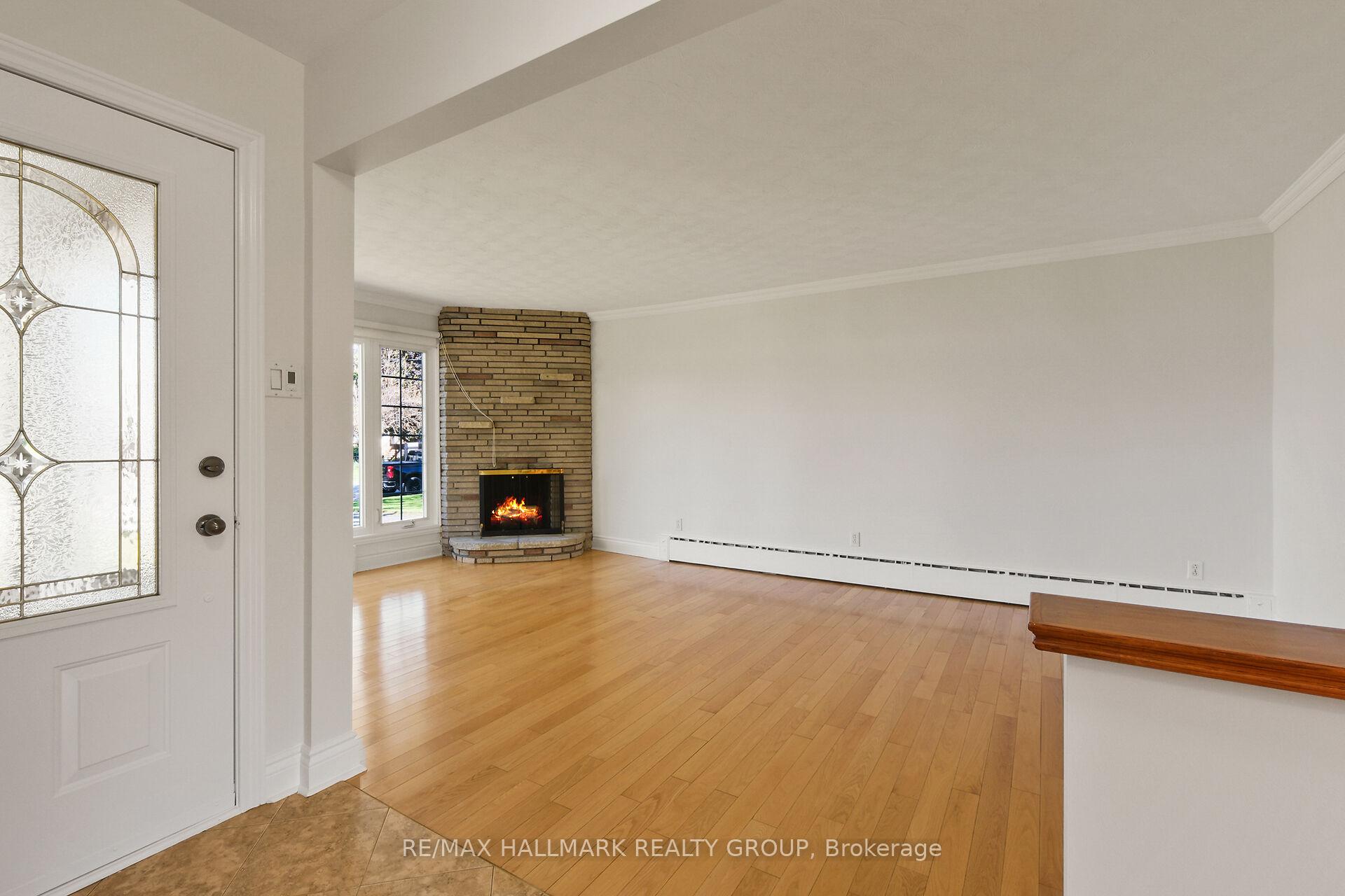 Photo 6 of 1399 Aurele Street, Ottawa, Pineview — HOMEH
