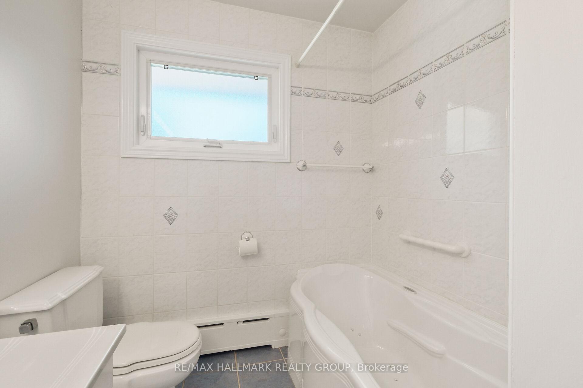 Photo 23 of 1399 Aurele Street, Ottawa, Pineview — HOMEH