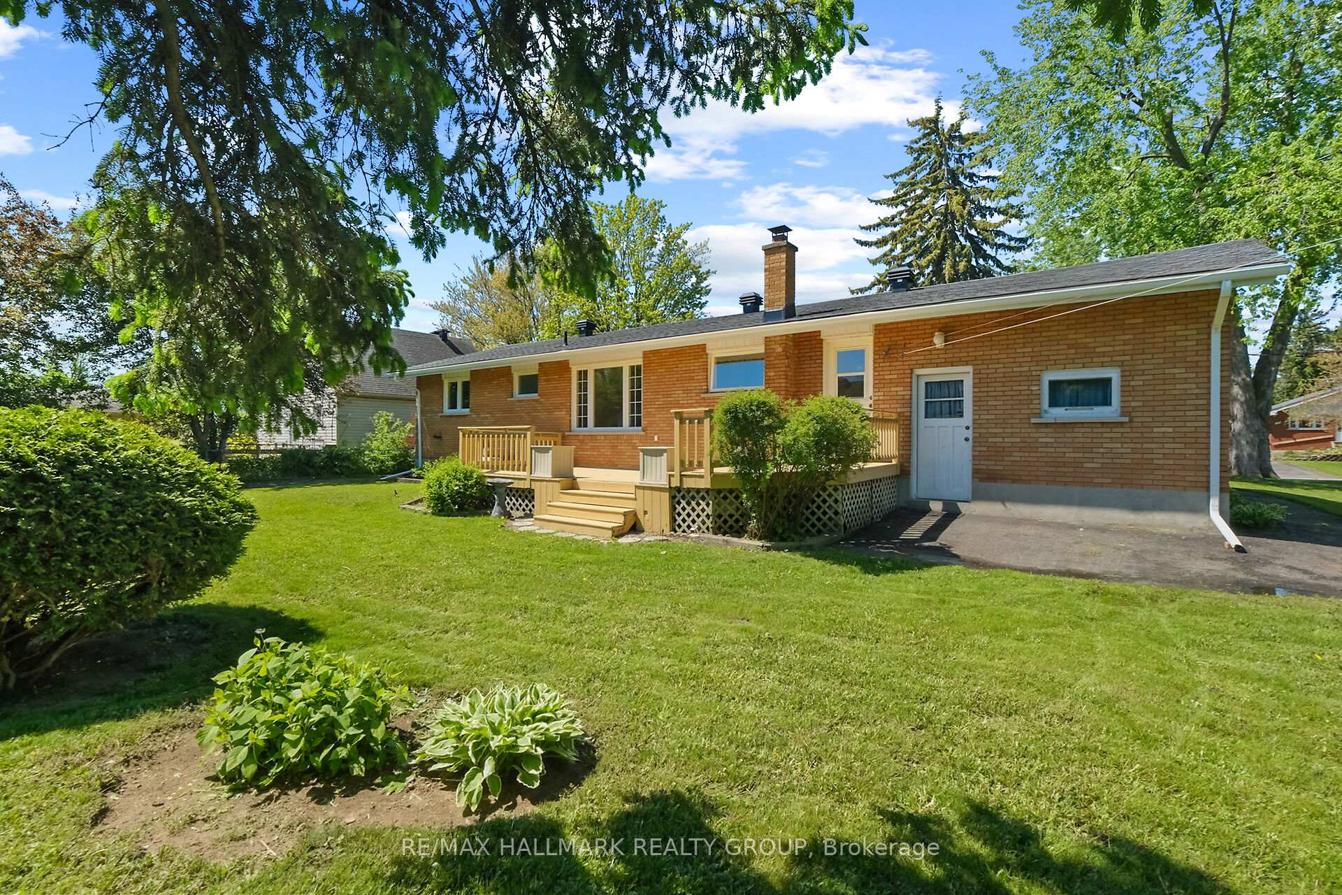 Photo 37 of 1399 Aurele Street, Ottawa, Pineview — HOMEH