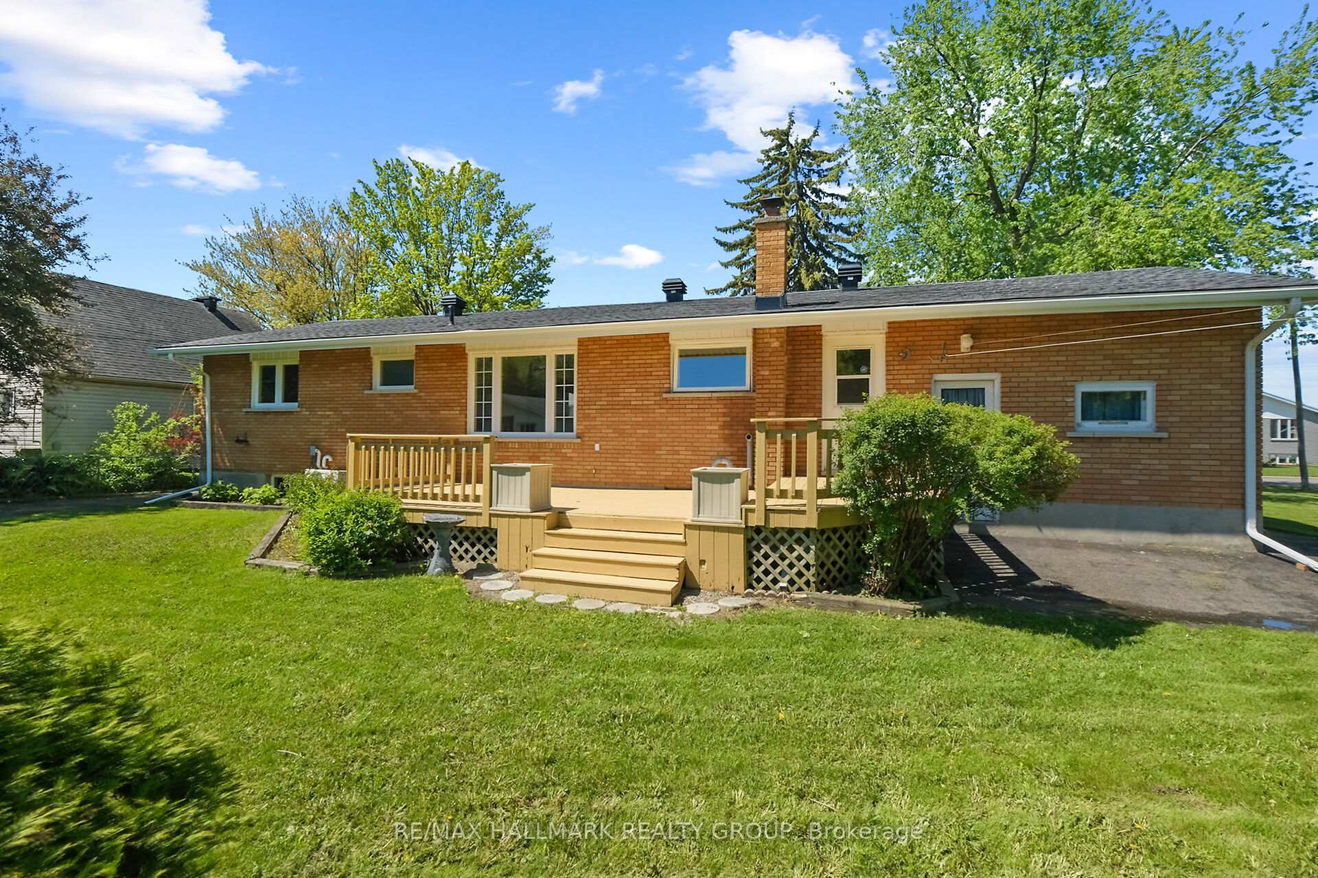 Photo 38 of 1399 Aurele Street, Ottawa, Pineview — HOMEH