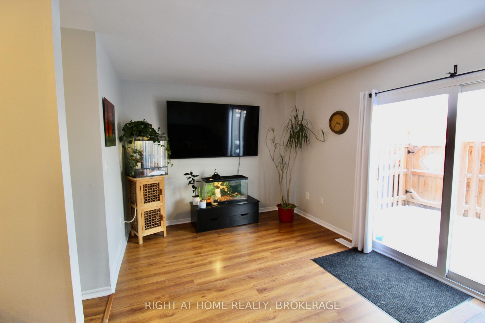 Photo 6 of Unit 6, 65 Dorchester Boulevard, St. Catharines, Carlton/Bunting — HOMEH