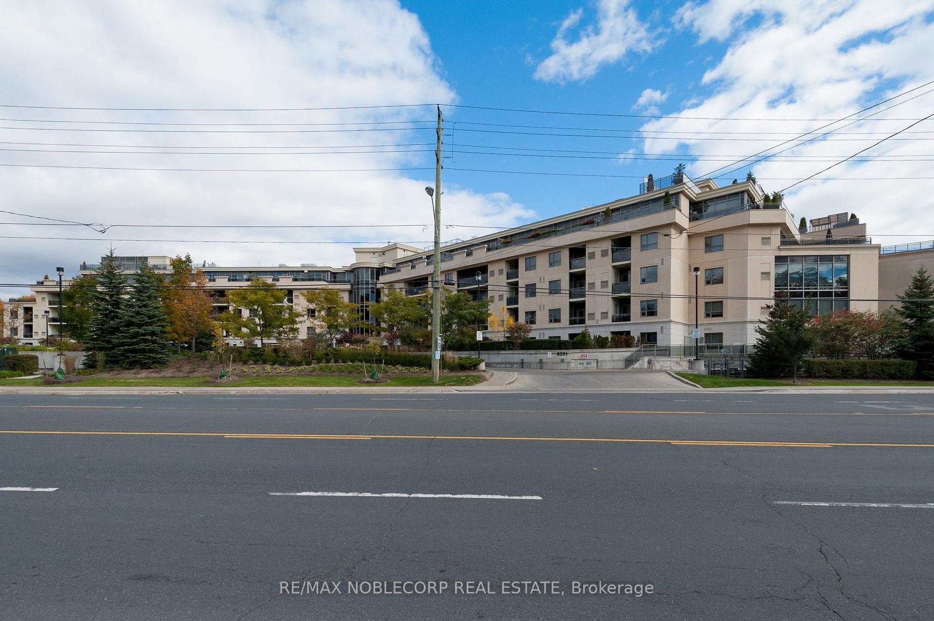 Photo 1 of Unit 421, 8201 Islington Avenue, Vaughan, Islington Woods — HOMEH