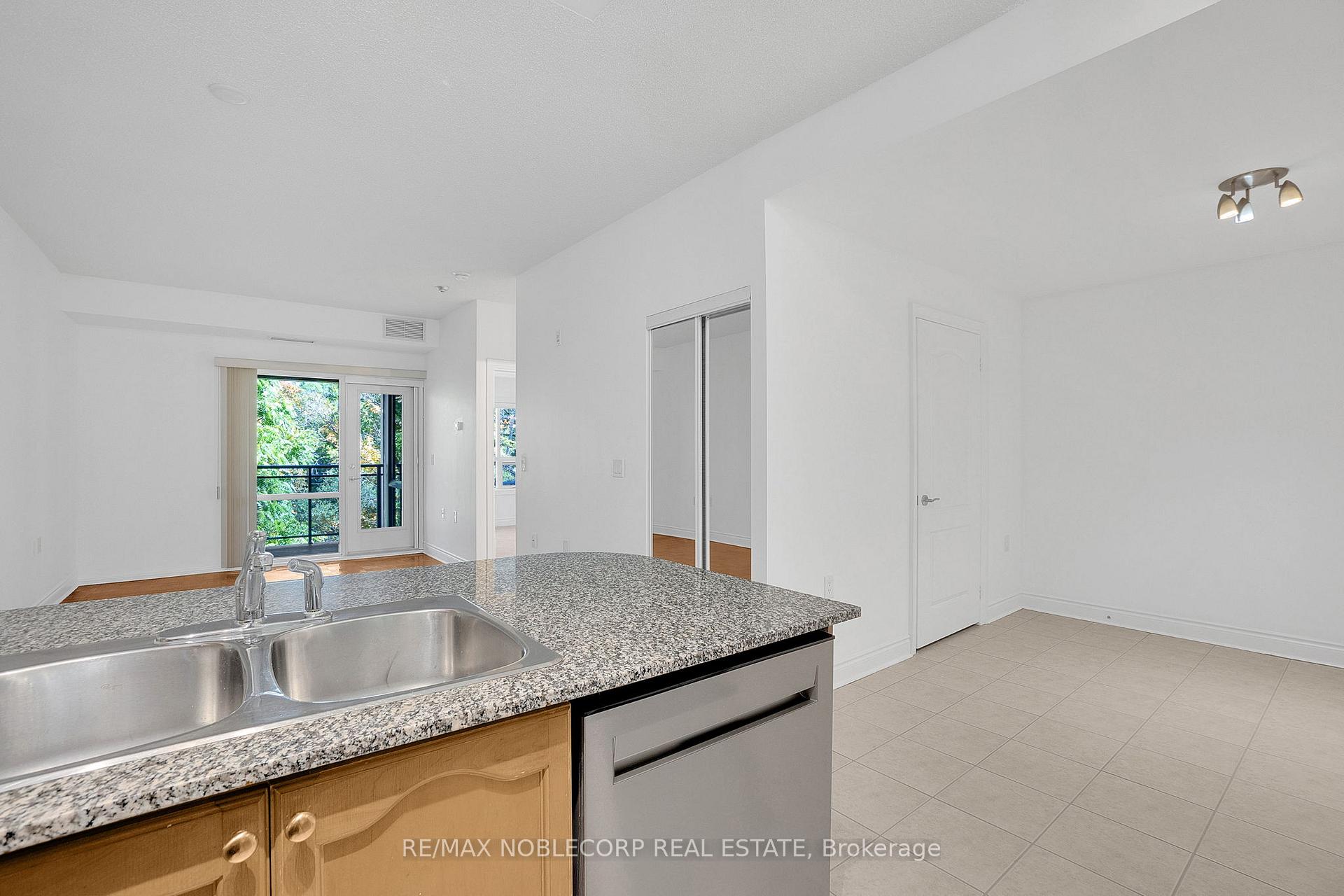Photo 13 of Unit 421, 8201 Islington Avenue, Vaughan, Islington Woods — HOMEH