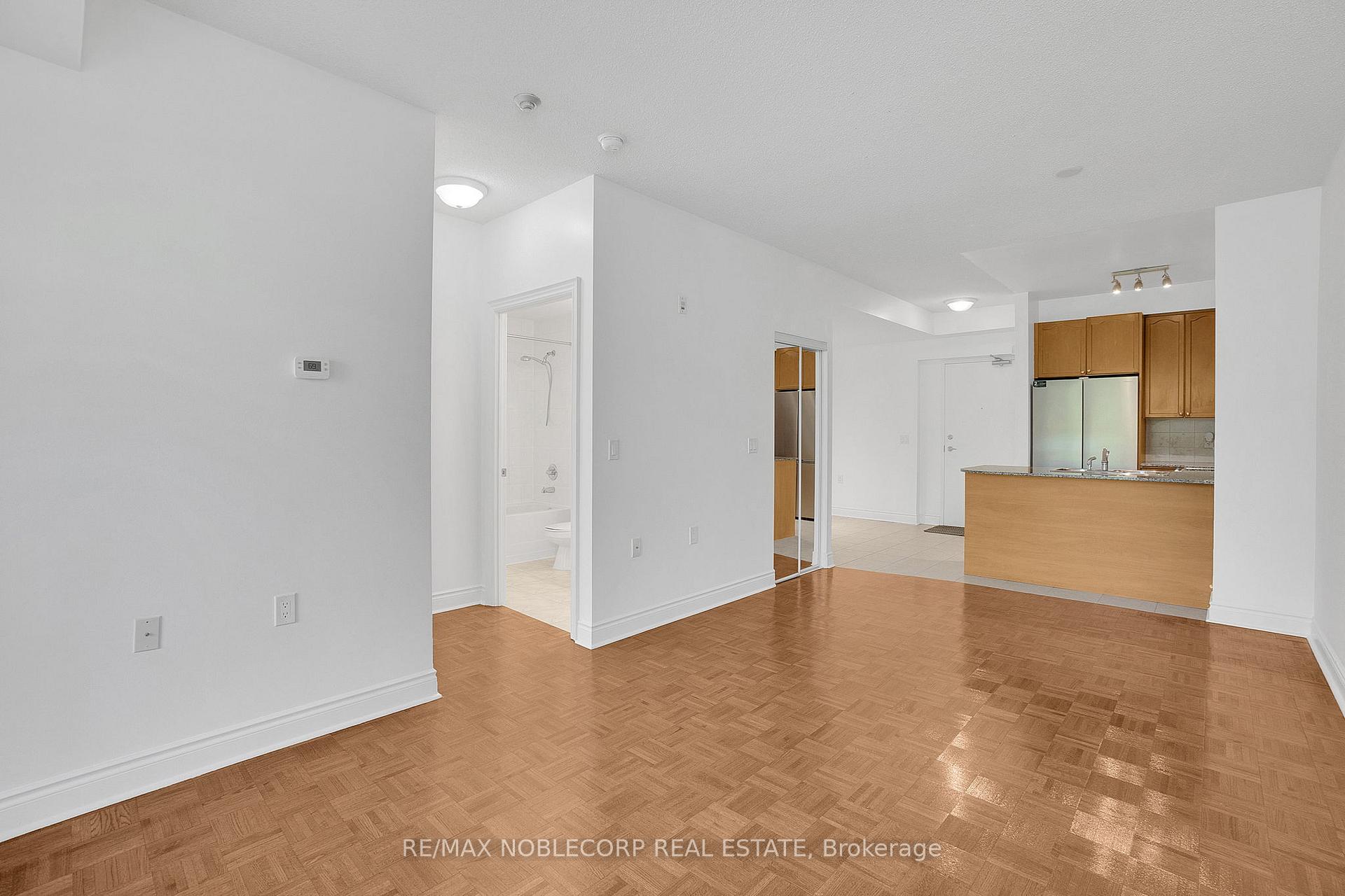 Photo 17 of Unit 421, 8201 Islington Avenue, Vaughan, Islington Woods — HOMEH