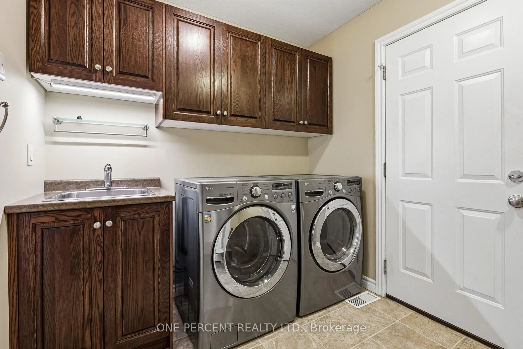 Photo 21 of 213 John Street S, Minto — HOMEH