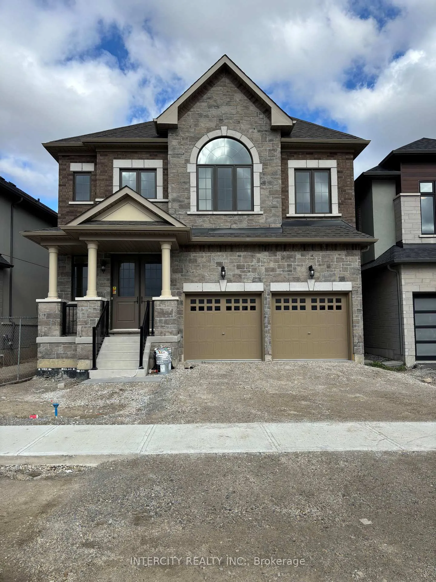 Photo 1 of 63 Goodview Drive, Brampton, Sandringham-Wellington North — HOMEH