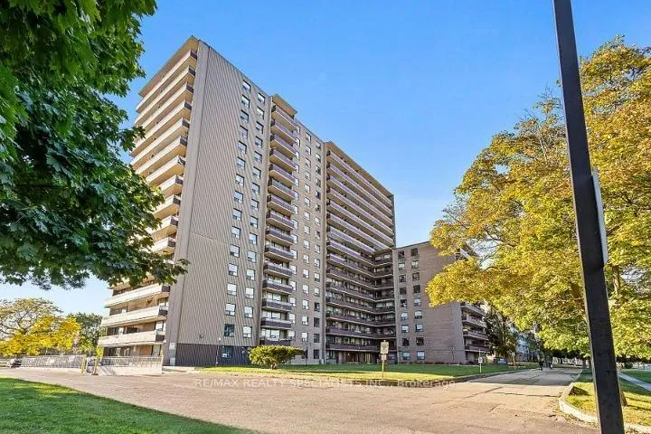 Front of Unit 1201, 180 Markham Road